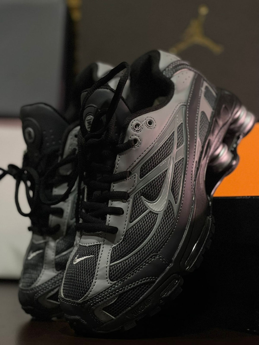 NIKE SHOX SUPREME