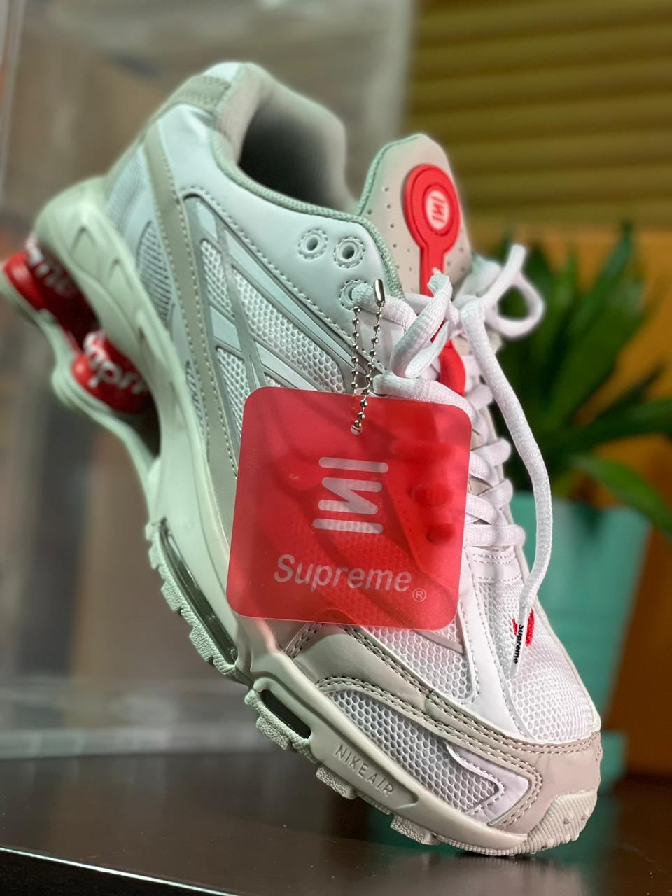 NIKE SHOX SUPREME