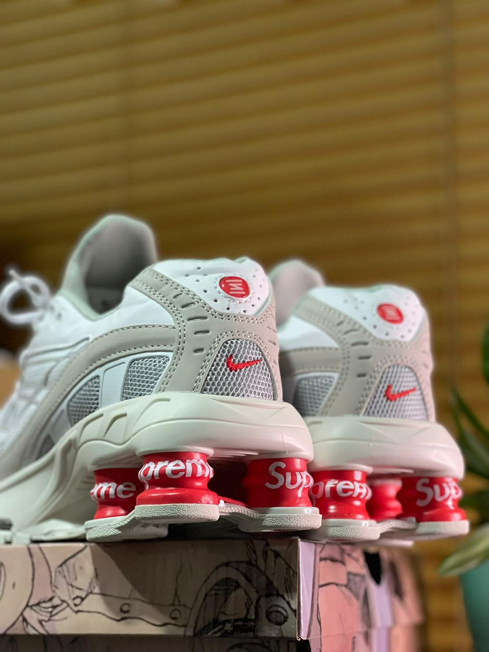 NIKE SHOX SUPREME