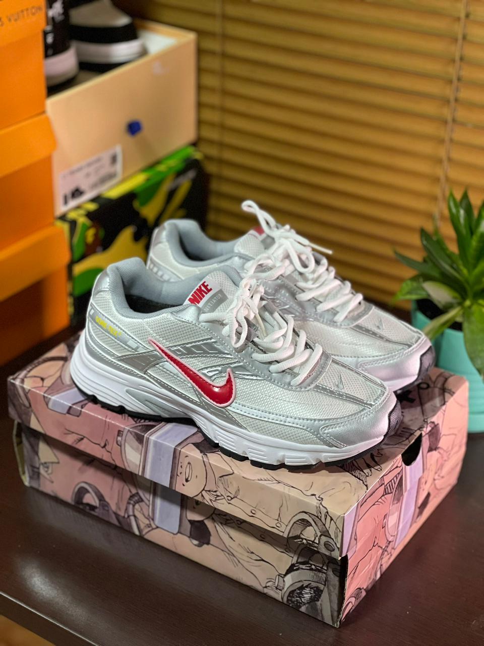 NIKE INITIATOR