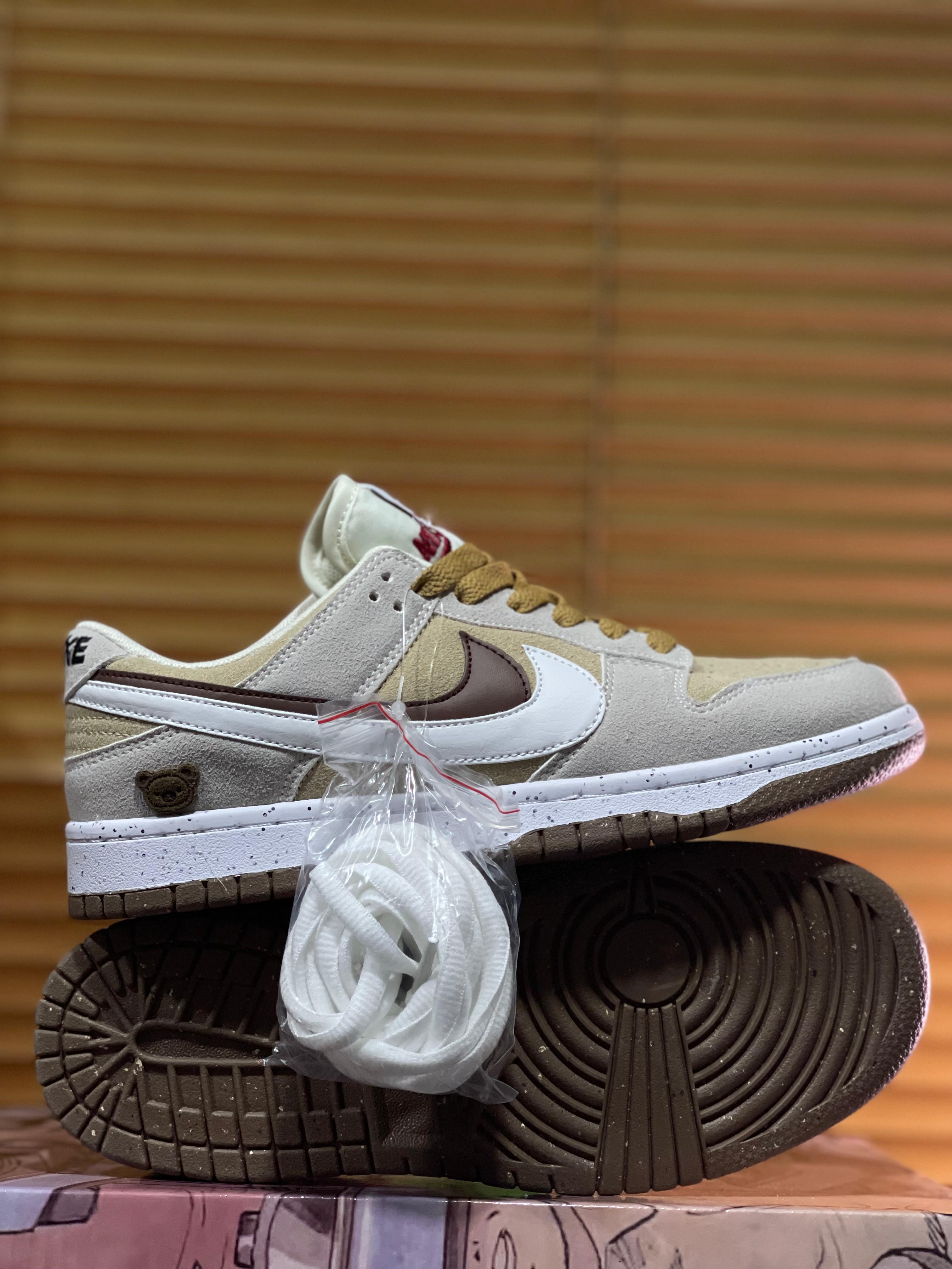 NIKE SB DUNK BEAR