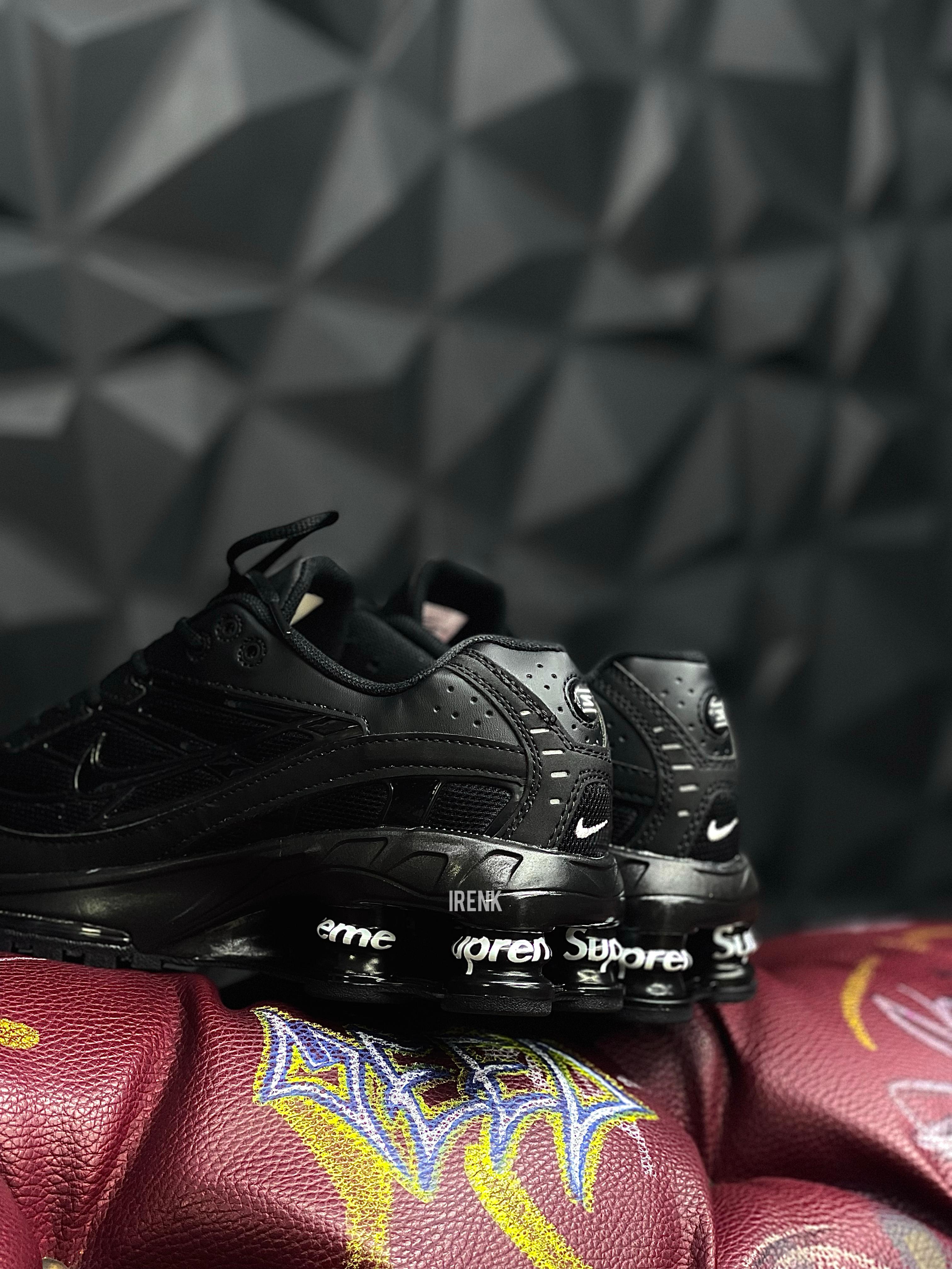 NIKE SHOX SUPREME