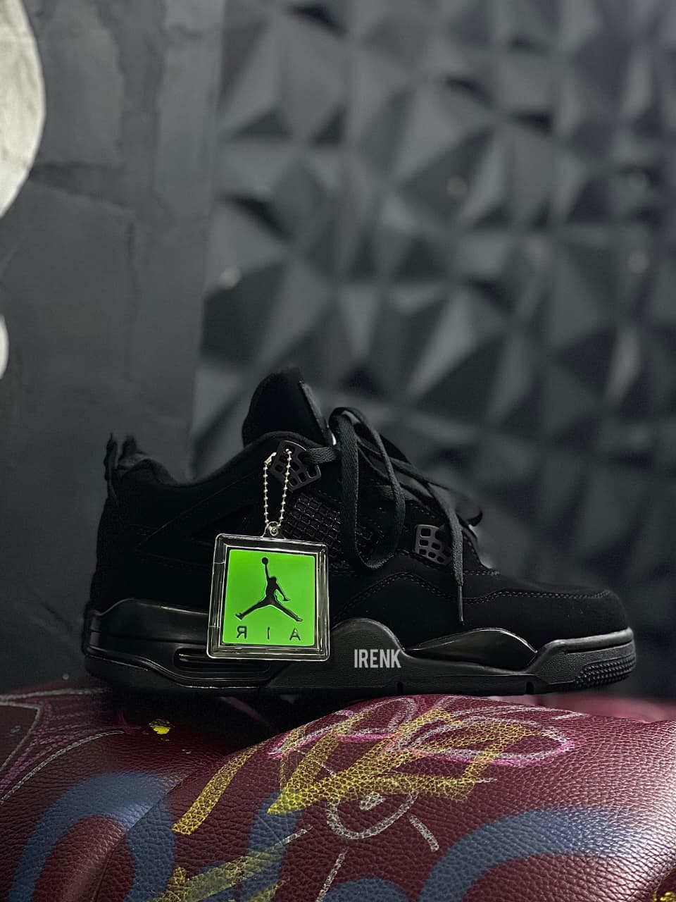 JORDAN RETRO 4