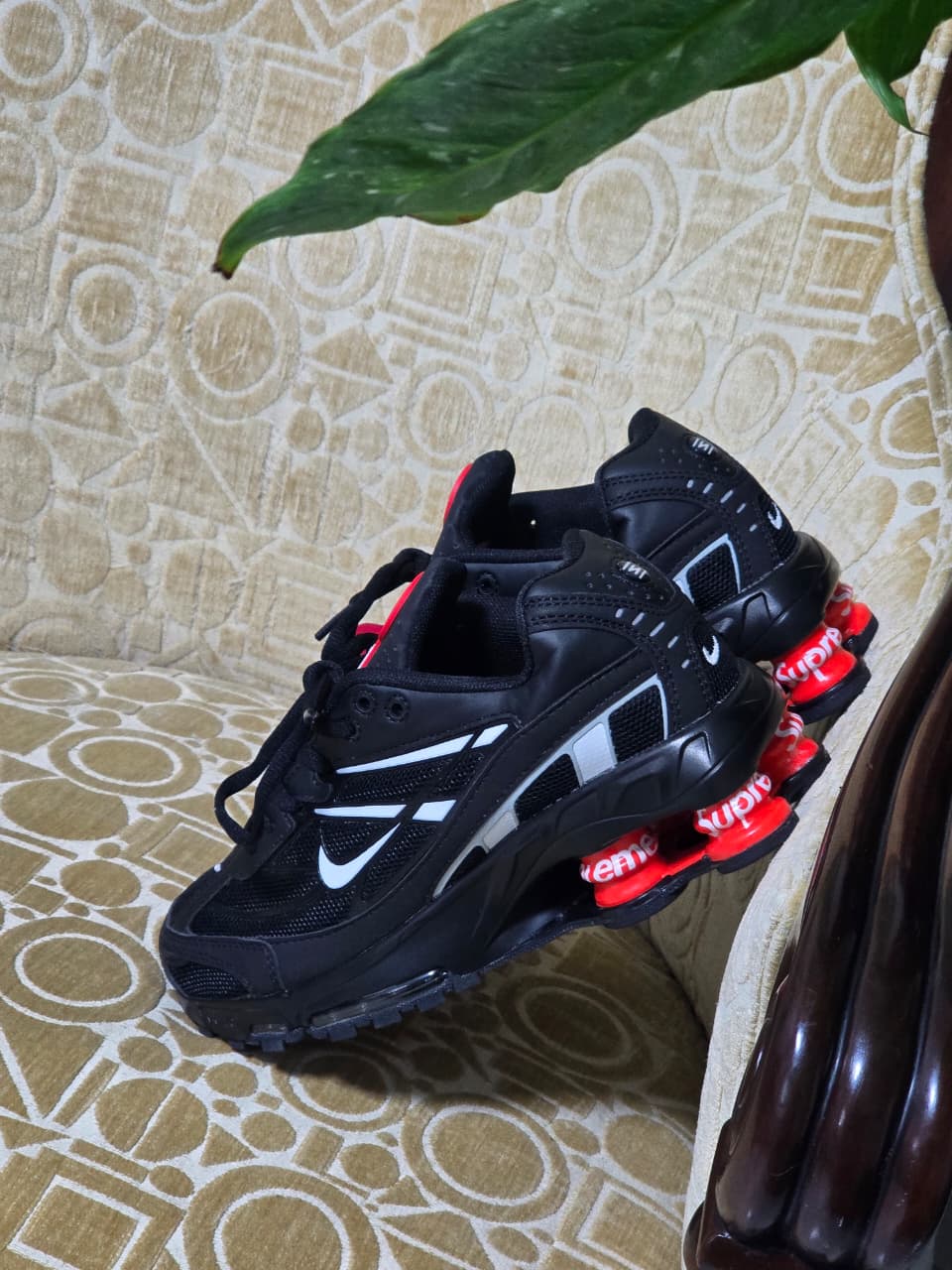 NIKE SHOX SUPREME