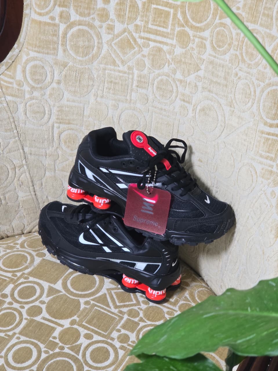 NIKE SHOX SUPREME