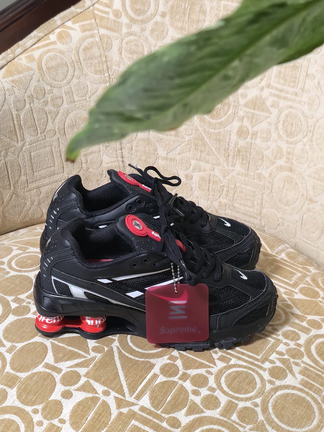 NIKE SHOX SUPREME