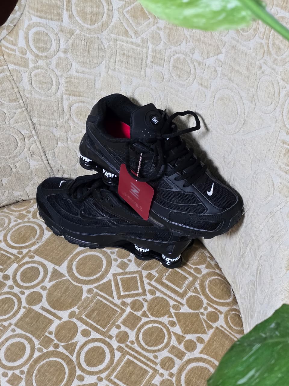 NIKE SHOX SUPREME