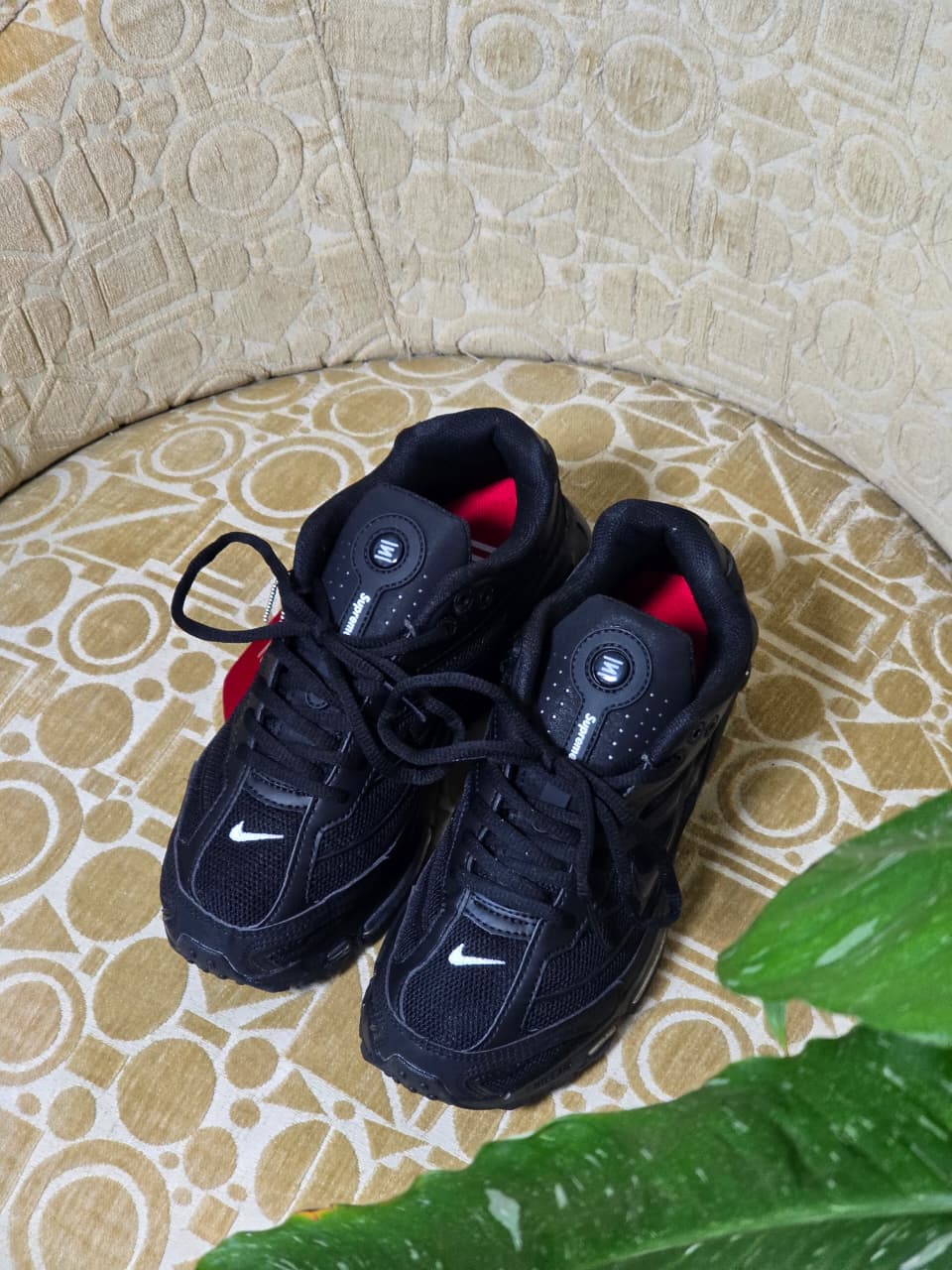 NIKE SHOX SUPREME