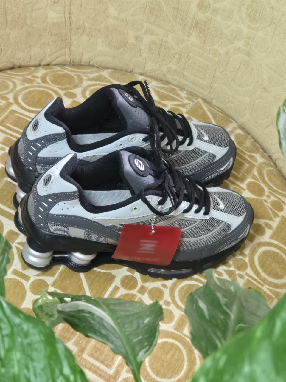 NIKE SHOX SUPREME