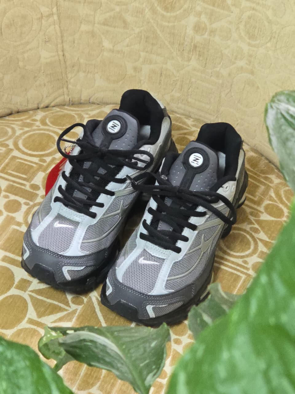 NIKE SHOX SUPREME