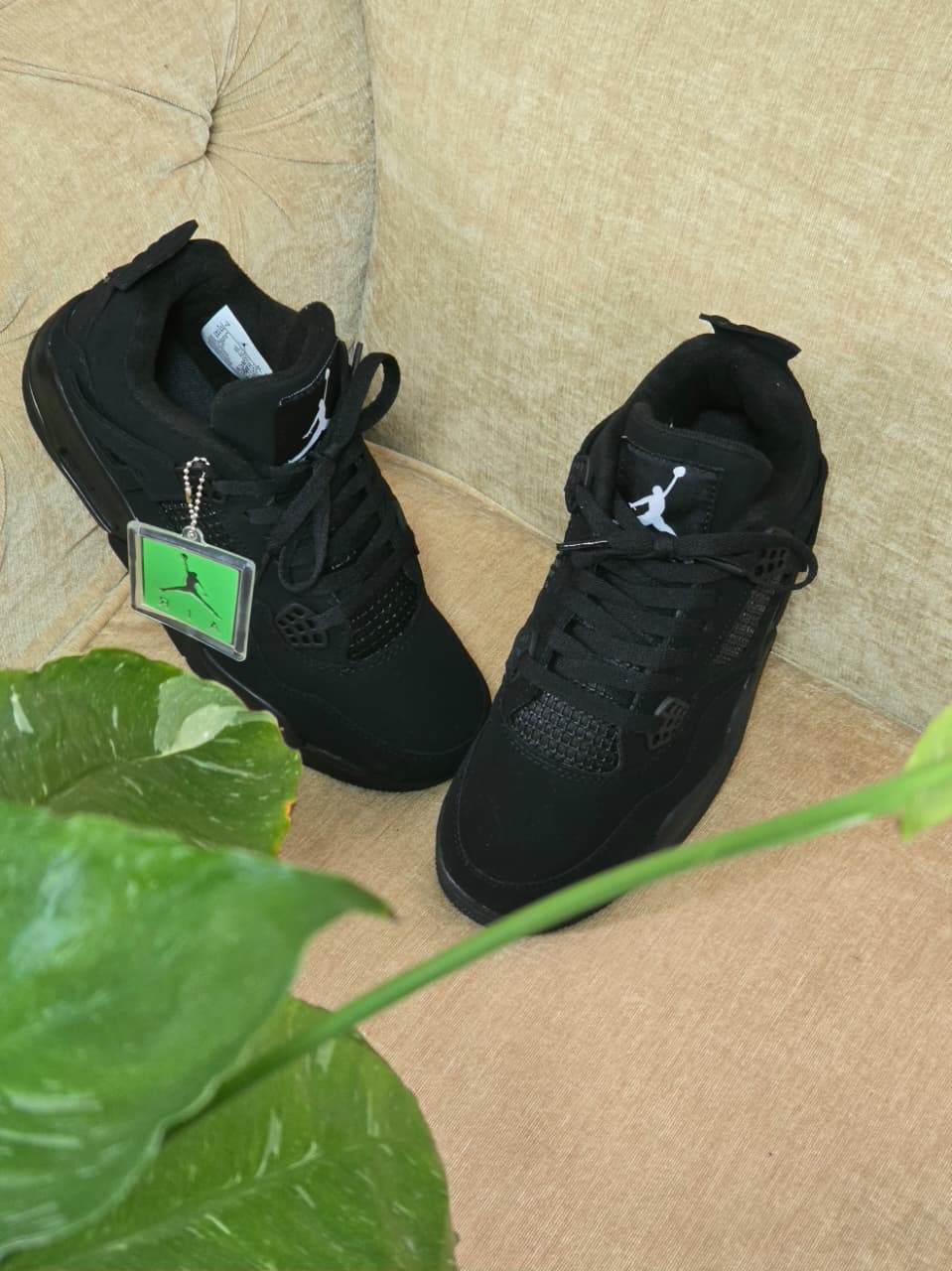 JORDAN R4 BLACK