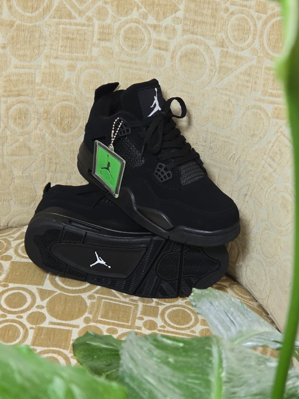 JORDAN R4 BLACK