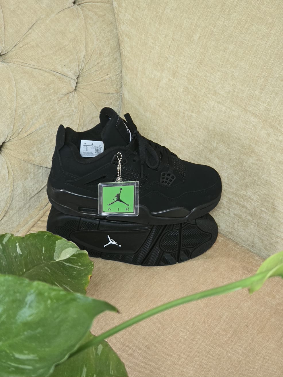 JORDAN R4 BLACK