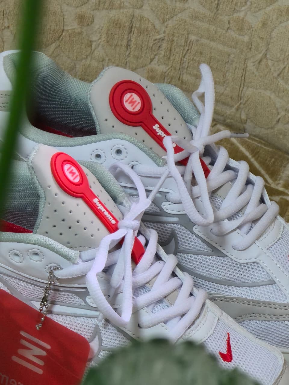 NIKE SHOX SUPREME