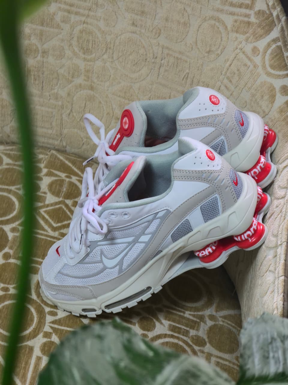 NIKE SHOX SUPREME